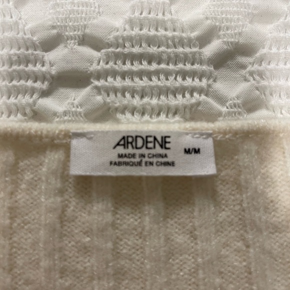 Arden’s sweater (women’s size medium) - Picture 2 of 3